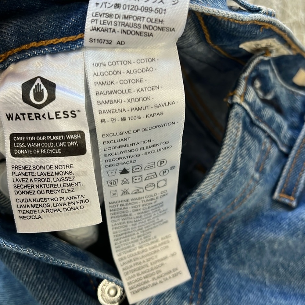 💙 Levi’s Premium Wedgie Straight Fit medium wash size 26 jeans 100% cotton - Picture 9 of 10